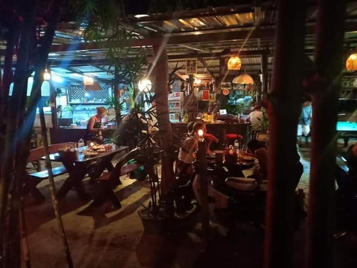 Apache Bar Haad Yao Hotel Exterior photo